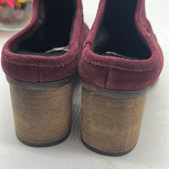 Bearpaw Wine Colored heeled suede slip on mule Size 10 CM4702E - Picture 6 of 9
